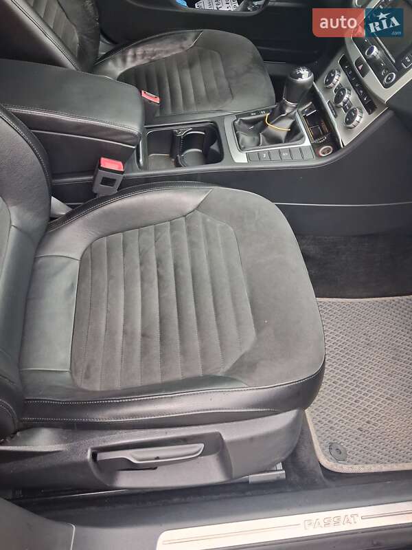 Универсал Volkswagen Passat 2012 в Черновцах