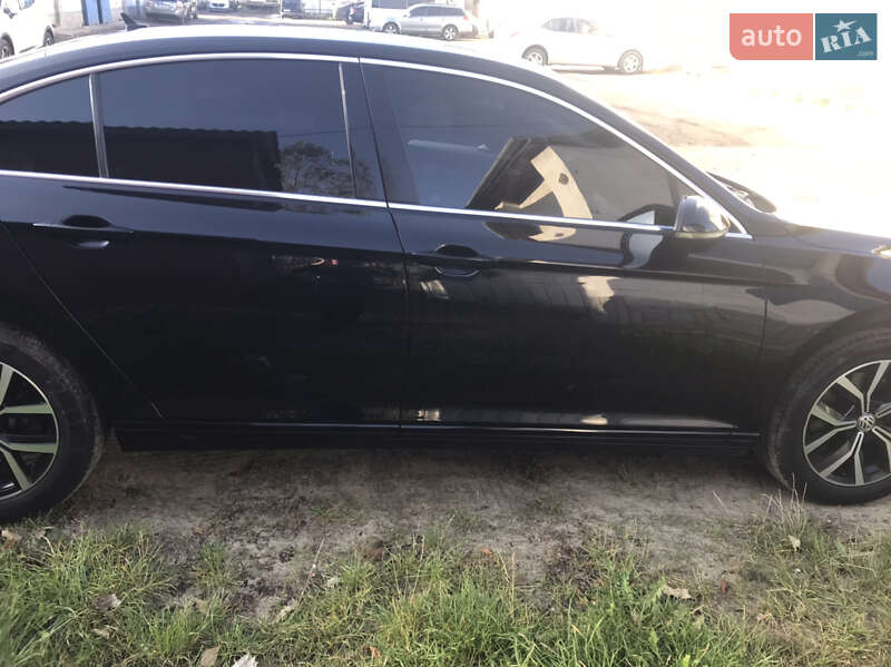 Седан Volkswagen Passat 2017 в Львові