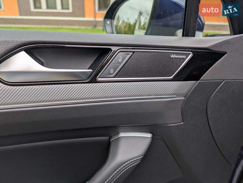 Универсал Volkswagen Passat 2018 в Киеве