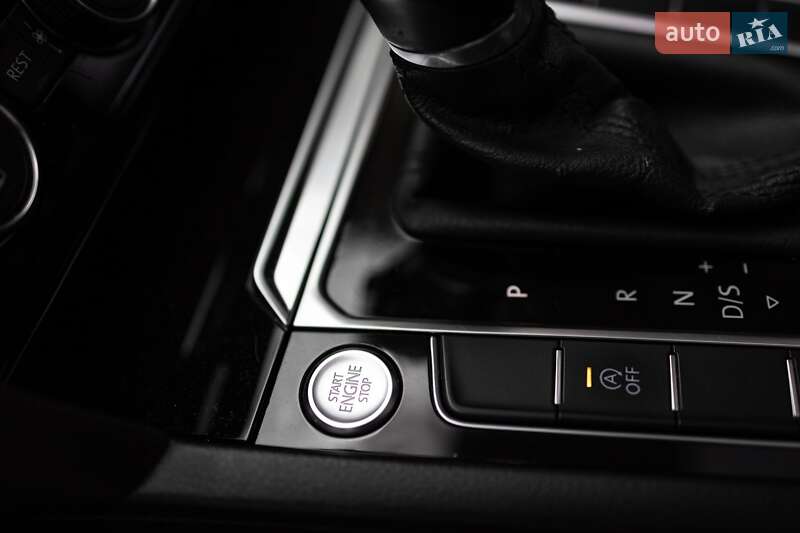 Универсал Volkswagen Passat 2018 в Зборове фото 46 Универсал Volkswagen Passat 2018 в Зборове