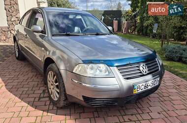 Седан Volkswagen Passat 2002 в Мостиській
