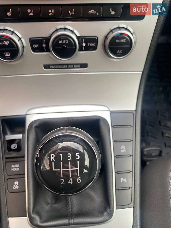 Універсал Volkswagen Passat 2013 в Тернополі