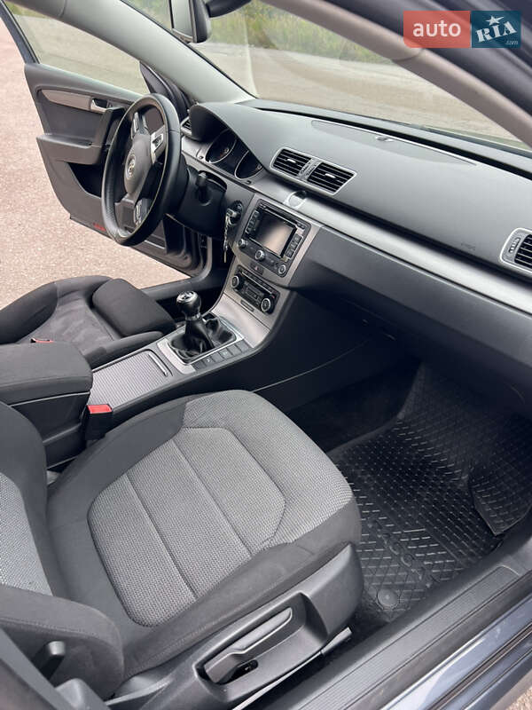 Универсал Volkswagen Passat 2011 в Дубно фото 41 Универсал Volkswagen Passat 2011 в Дубно