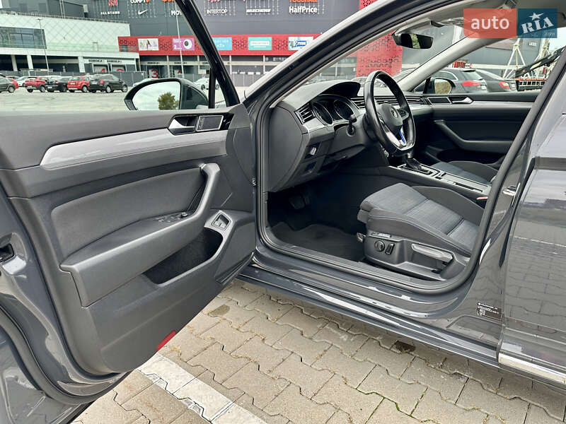 Универсал Volkswagen Passat 2020 в Киеве