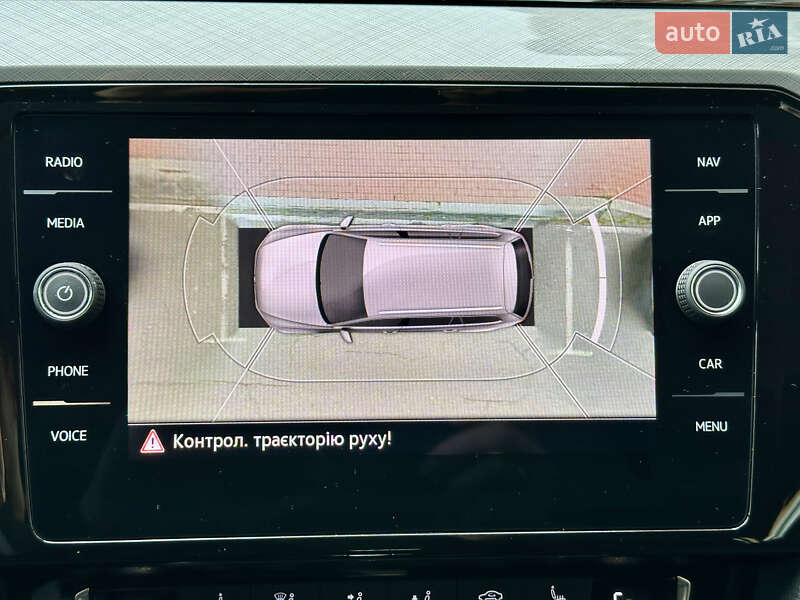 Универсал Volkswagen Passat 2020 в Киеве