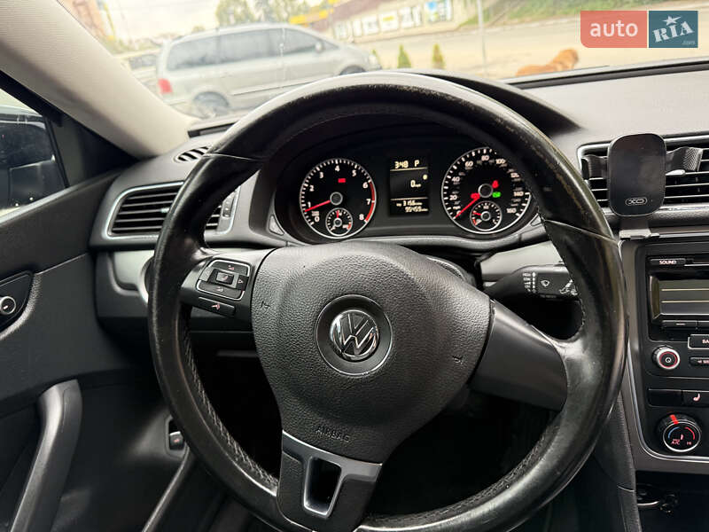 Седан Volkswagen Passat 2013 в Тернополі