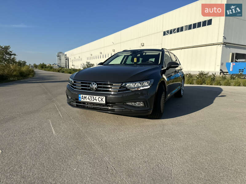 Универсал Volkswagen Passat 2021 в Коростене