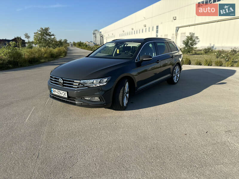 Универсал Volkswagen Passat 2021 в Коростене
