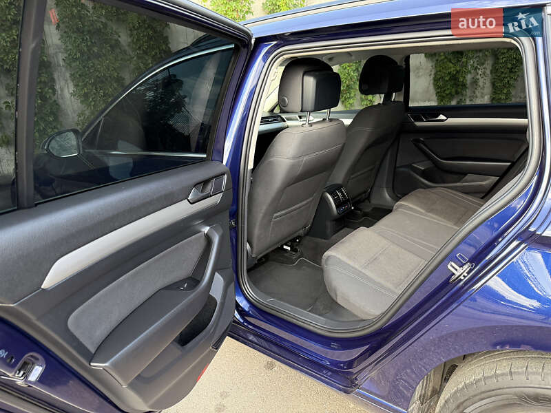 Універсал Volkswagen Passat 2019 в Рівному фото 30 Універсал Volkswagen Passat 2019 в Рівному