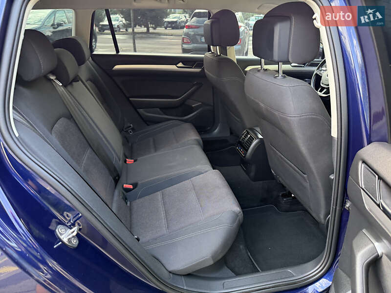 Універсал Volkswagen Passat 2019 в Рівному фото 35 Універсал Volkswagen Passat 2019 в Рівному