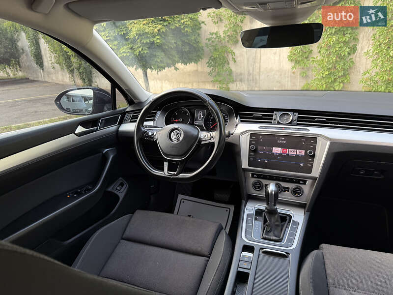 Універсал Volkswagen Passat 2019 в Рівному фото 39 Універсал Volkswagen Passat 2019 в Рівному