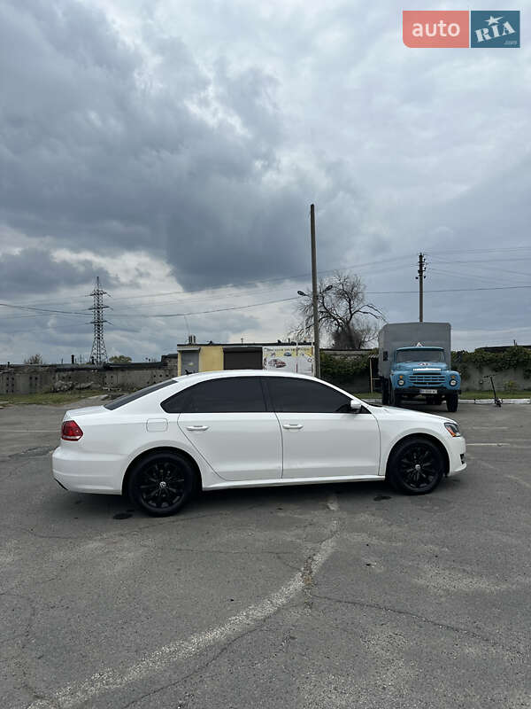 Седан Volkswagen Passat 2012 в Горишних Плавнях