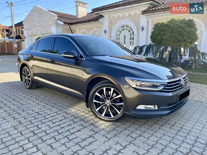 Седан Volkswagen Passat 2015 в Черноморске