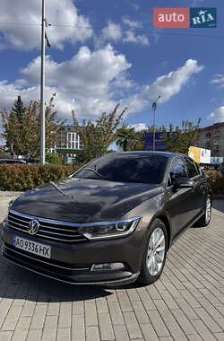 Седан Volkswagen Passat 2017 в Ужгороде