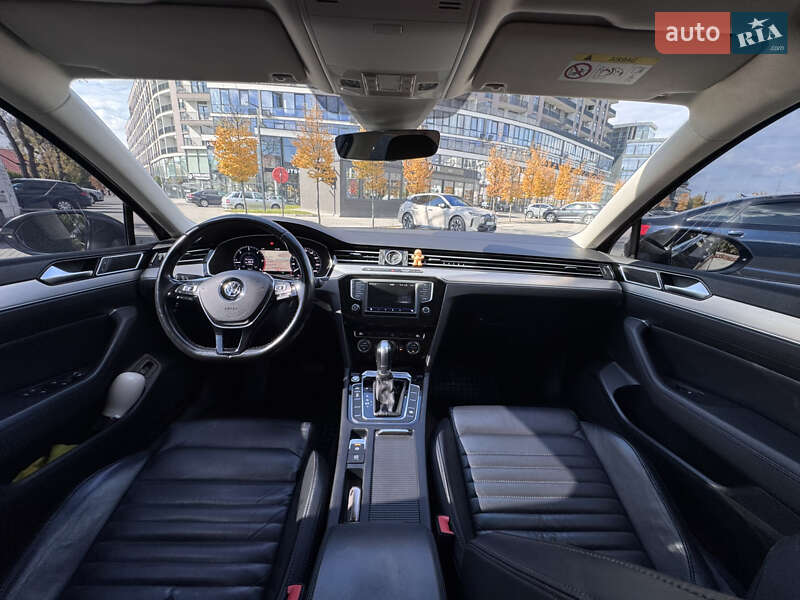 Седан Volkswagen Passat 2017 в Ужгороді