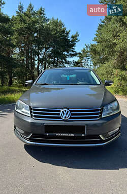 Универсал Volkswagen Passat 2013 в Ивано-Франковске