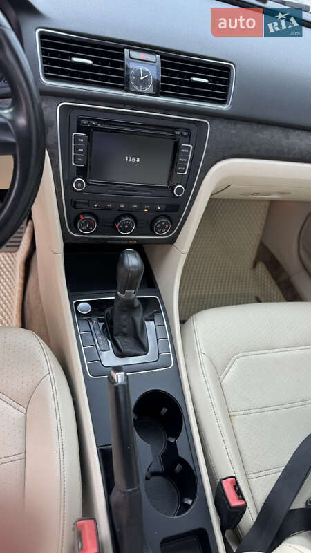 Седан Volkswagen Passat 2015 в Дніпрі