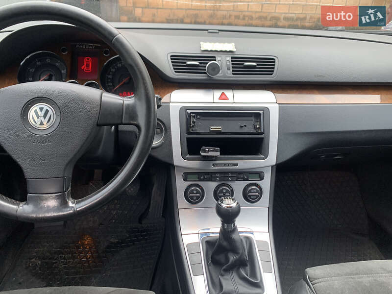 Седан Volkswagen Passat 2006 в Киеве