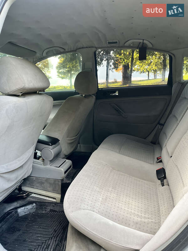 Седан Volkswagen Passat 1997 в Галиче