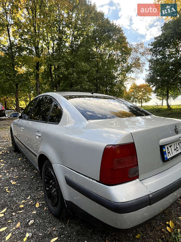 Седан Volkswagen Passat 1997 в Галиче