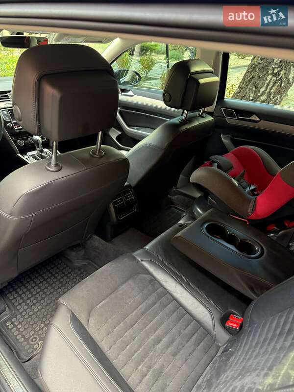 Универсал Volkswagen Passat 2015 в Львове