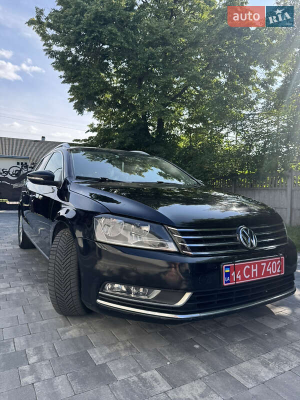 Універсал Volkswagen Passat 2014 в Івано-Франківську