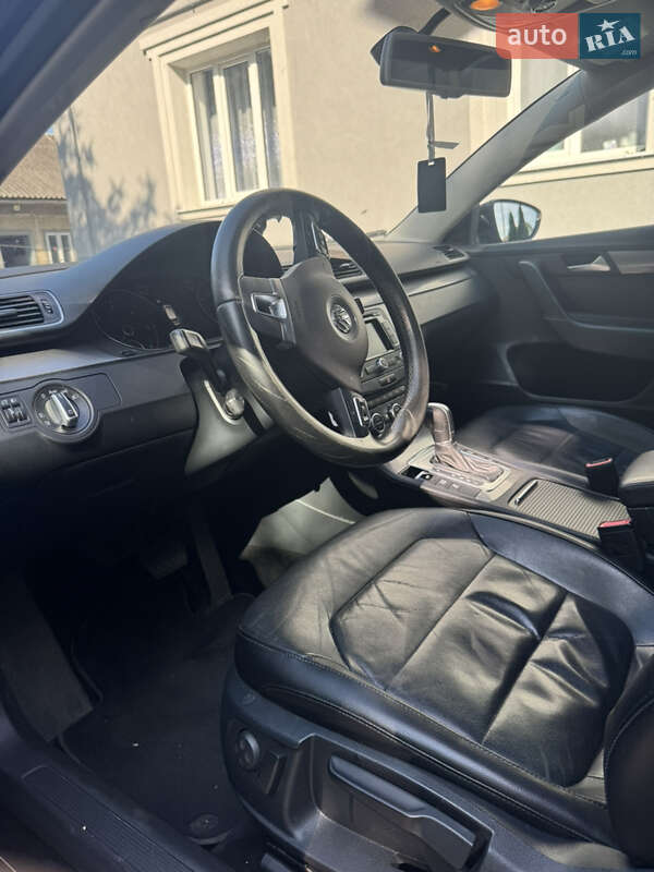 Універсал Volkswagen Passat 2014 в Івано-Франківську