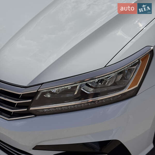 Седан Volkswagen Passat 2018 в Изюме