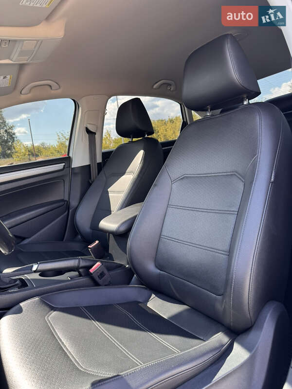 Седан Volkswagen Passat 2018 в Изюме