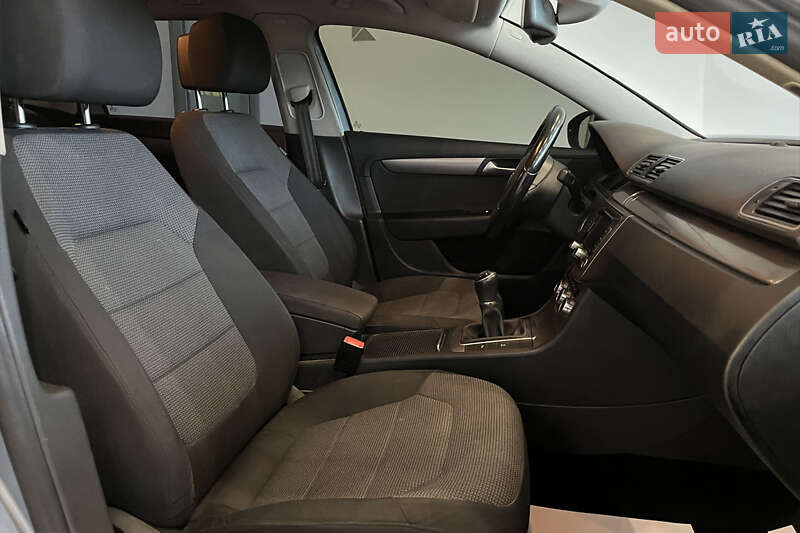 Универсал Volkswagen Passat 2013 в Шептицькому