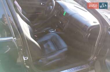 Седан Volkswagen Passat 2003 в  фото 2 Седан Volkswagen Passat 2003 в