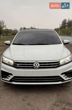 Седан Volkswagen Passat 2018 в Изюме
