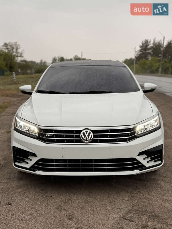 Седан Volkswagen Passat 2018 в 