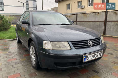 Седан Volkswagen Passat 1999 в Луцке