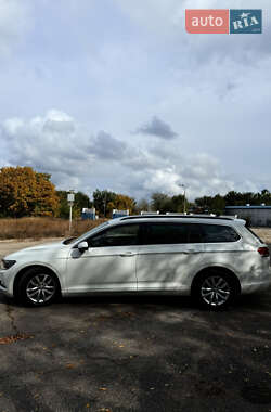 Универсал Volkswagen Passat 2016 в  фото 8 Универсал Volkswagen Passat 2016 в