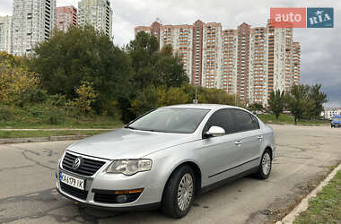 Седан Volkswagen Passat 2005 в Киеве