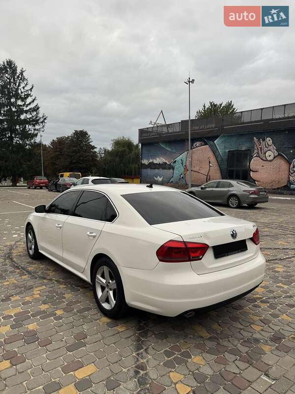 Седан Volkswagen Passat 2012 в Луцке