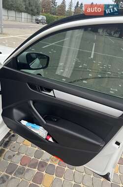 Седан Volkswagen Passat 2012 в 