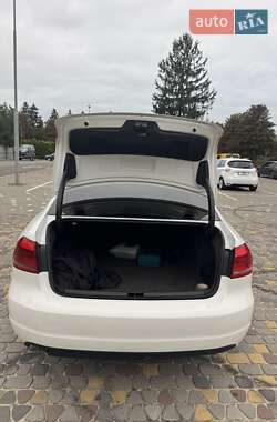 Седан Volkswagen Passat 2012 в 