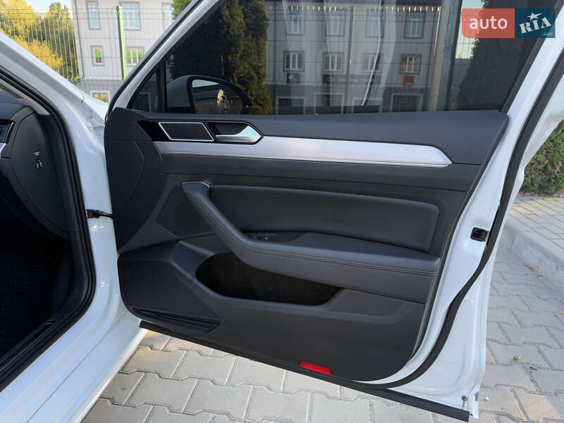 Универсал Volkswagen Passat 2017 в Виннице