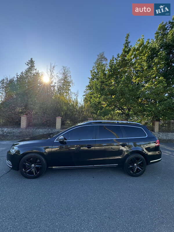 Универсал Volkswagen Passat 2014 в Киеве