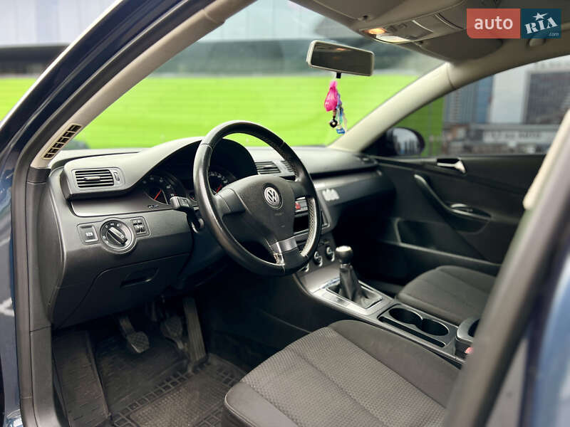 Седан Volkswagen Passat 2008 в Киеве