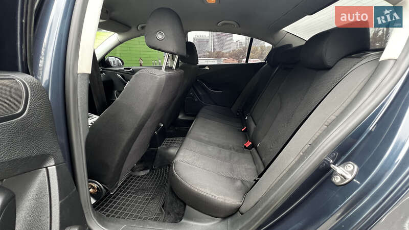 Седан Volkswagen Passat 2008 в Киеве