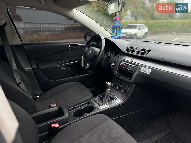 Седан Volkswagen Passat 2008 в Киеве
