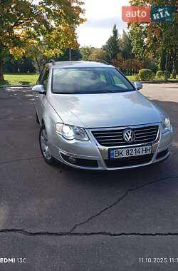 Універсал Volkswagen Passat 2010 в Рівному
