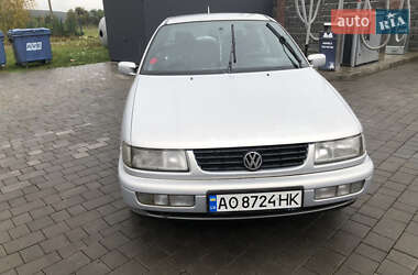 Седан Volkswagen Passat 1995 в 