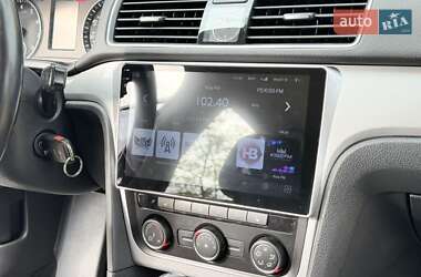 Седан Volkswagen Passat 2014 в 