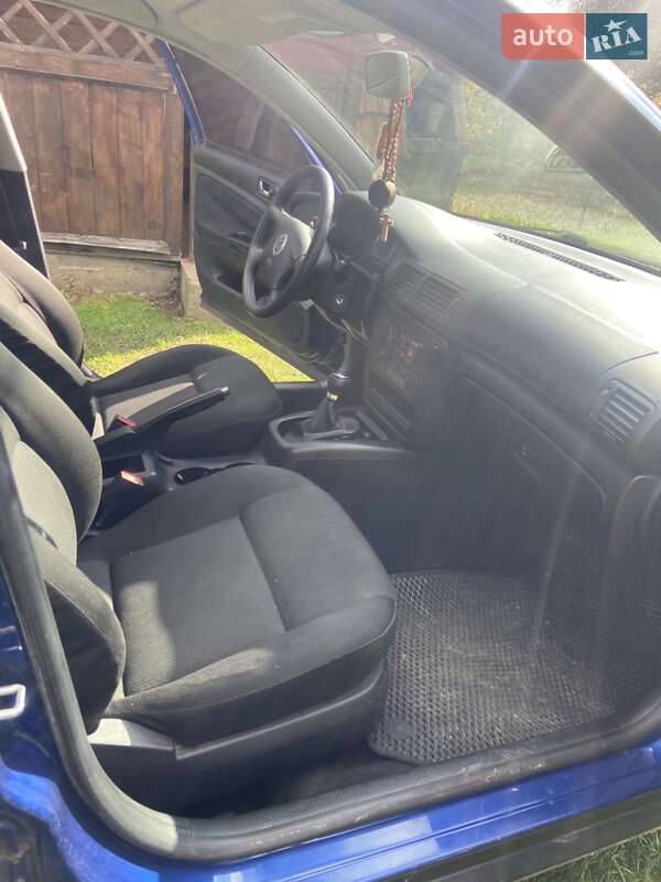 Универсал Volkswagen Passat 2001 в Сколе