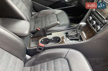Седан Volkswagen Passat 2015 в 