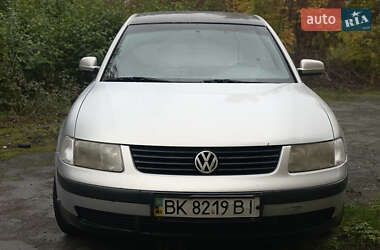 Седан Volkswagen Passat 1997 в Кременці